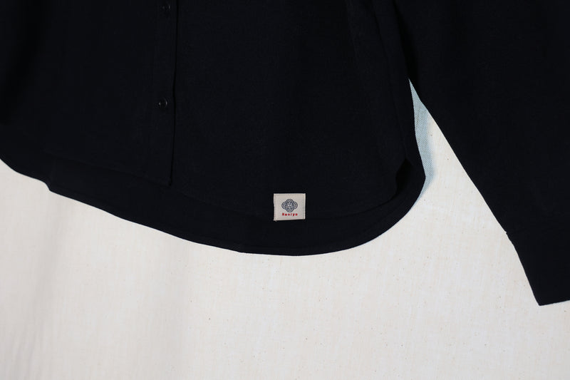 ノーカラーシャツ