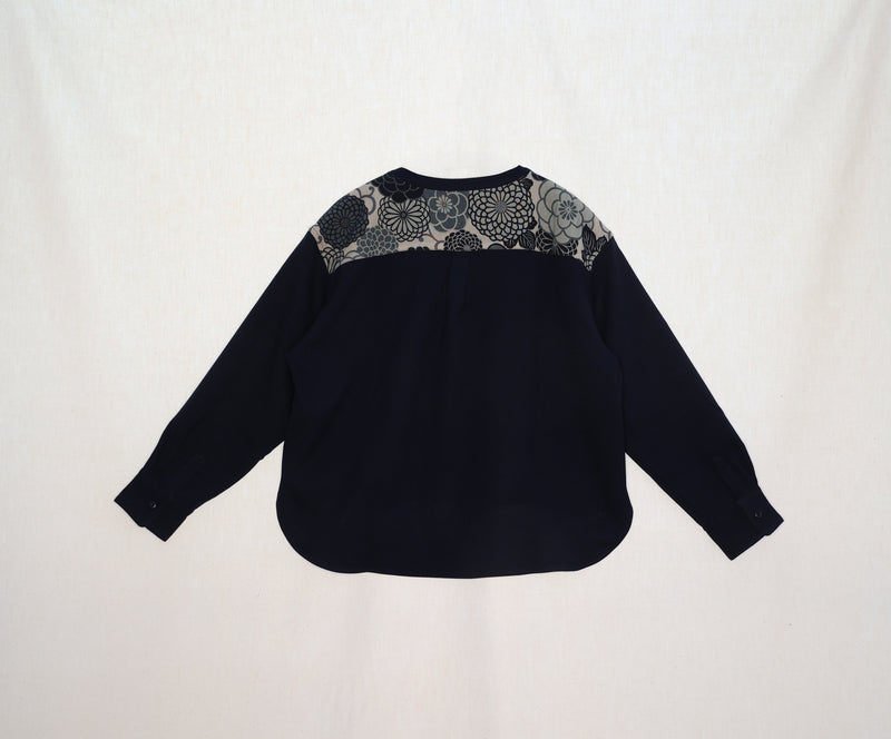 ノーカラーシャツ