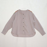 ノーカラーシャツ