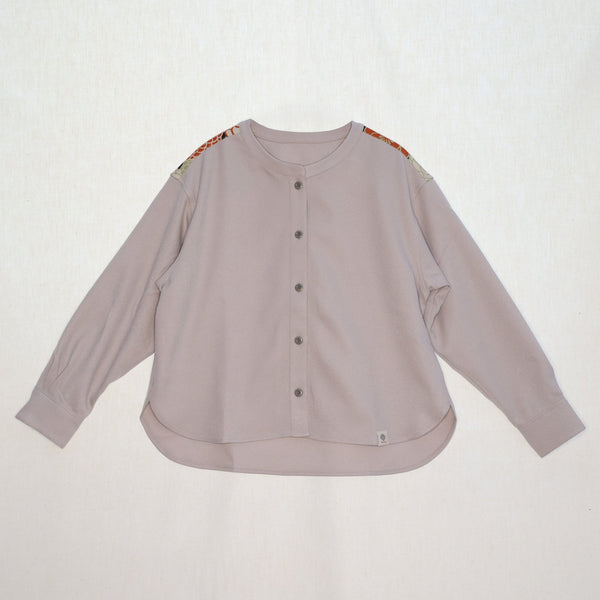 ノーカラーシャツ