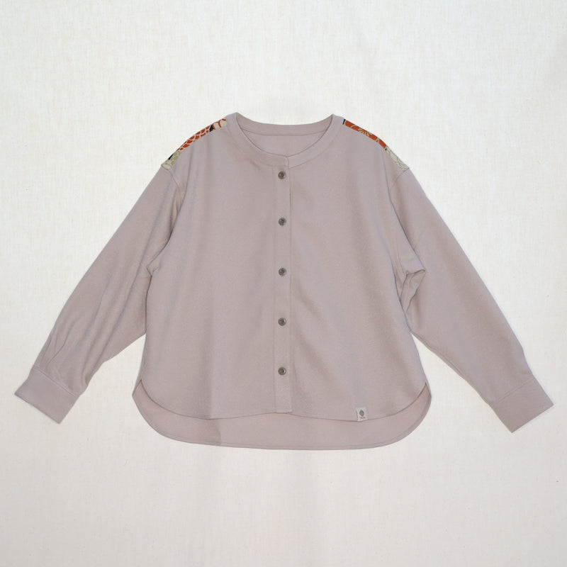 ノーカラーシャツ