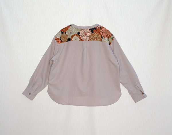 ノーカラーシャツ