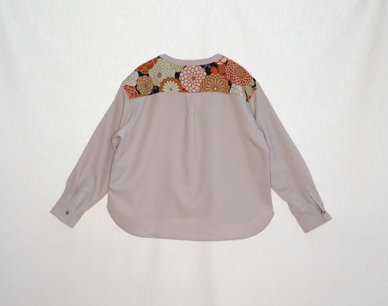 ノーカラーシャツ